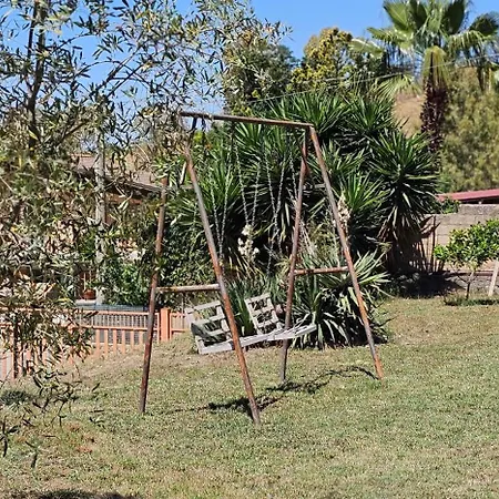 Casa Tre Palmi كالتاجيروني