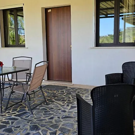 Casa Tre Palmi كالتاجيروني